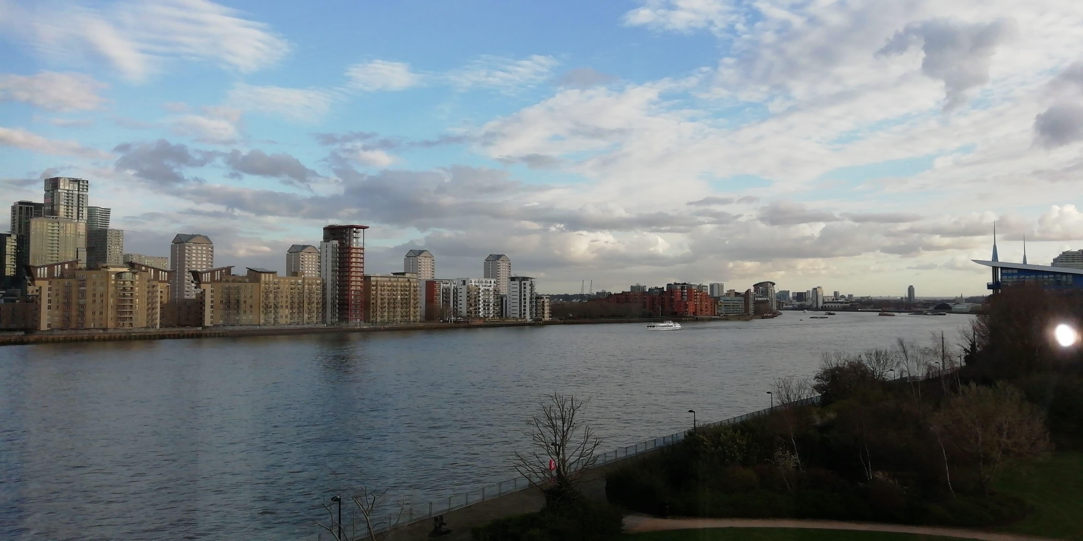 Walk along Thames Oath