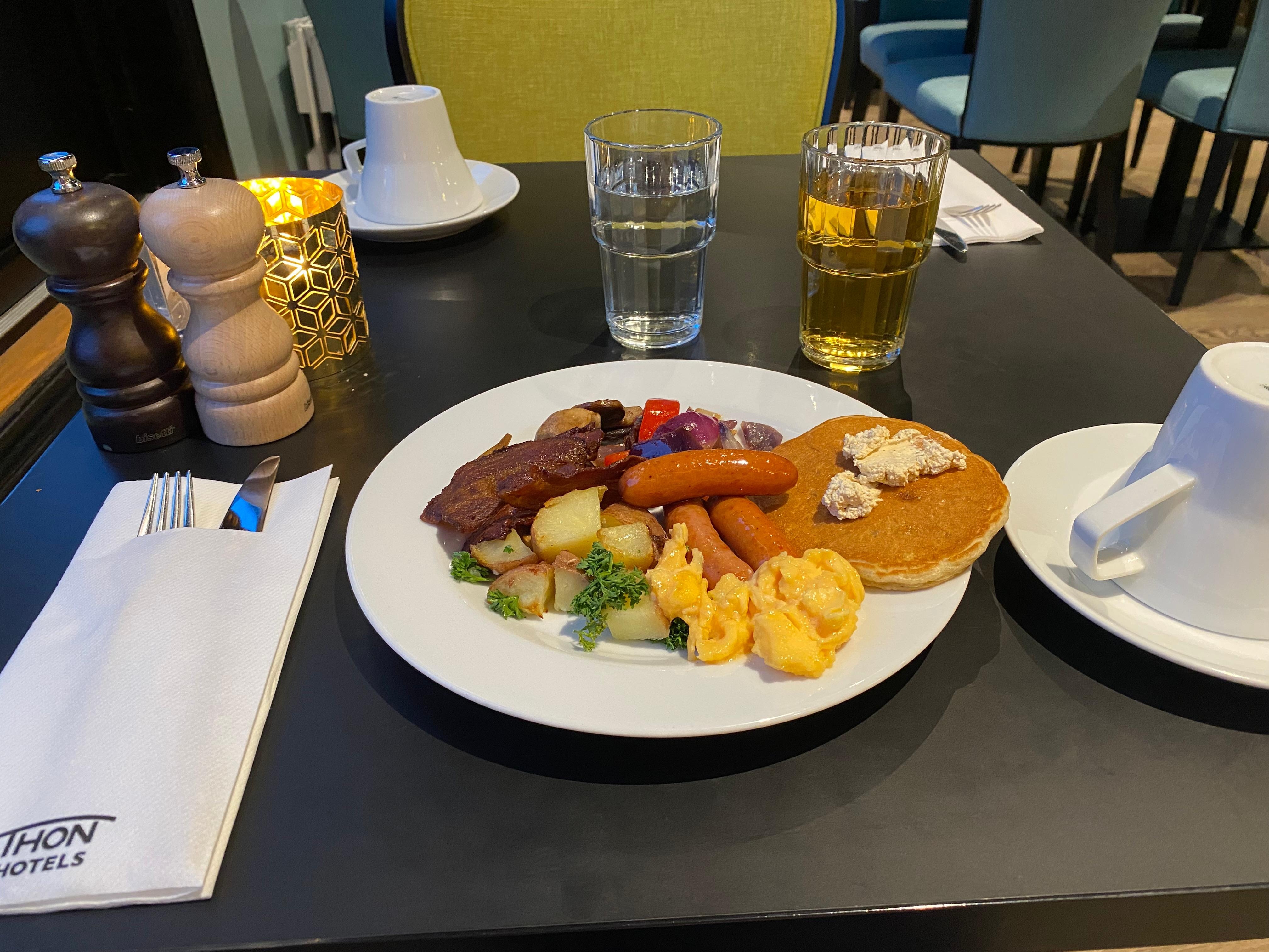 Buffet breakfast food