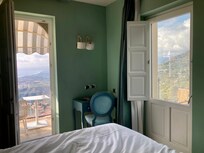 Hotel room (12)