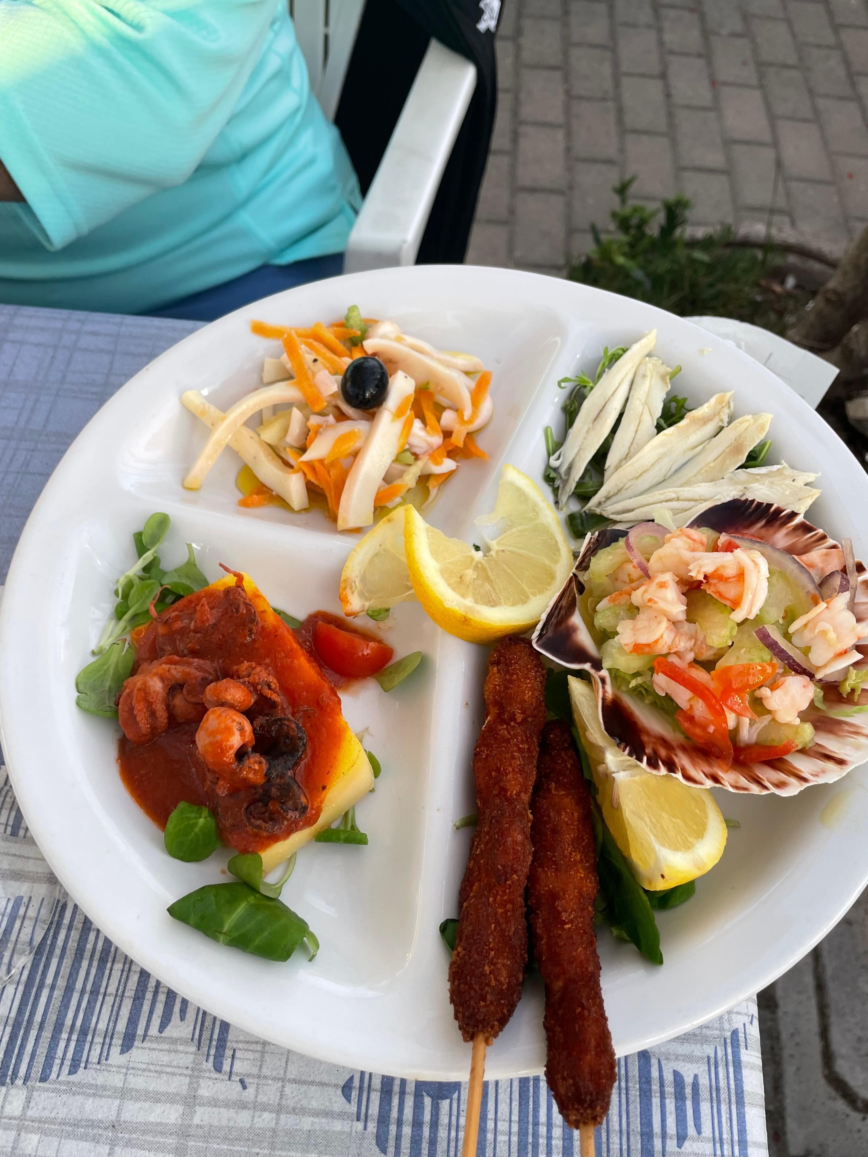 Food from restaurants in the beach area