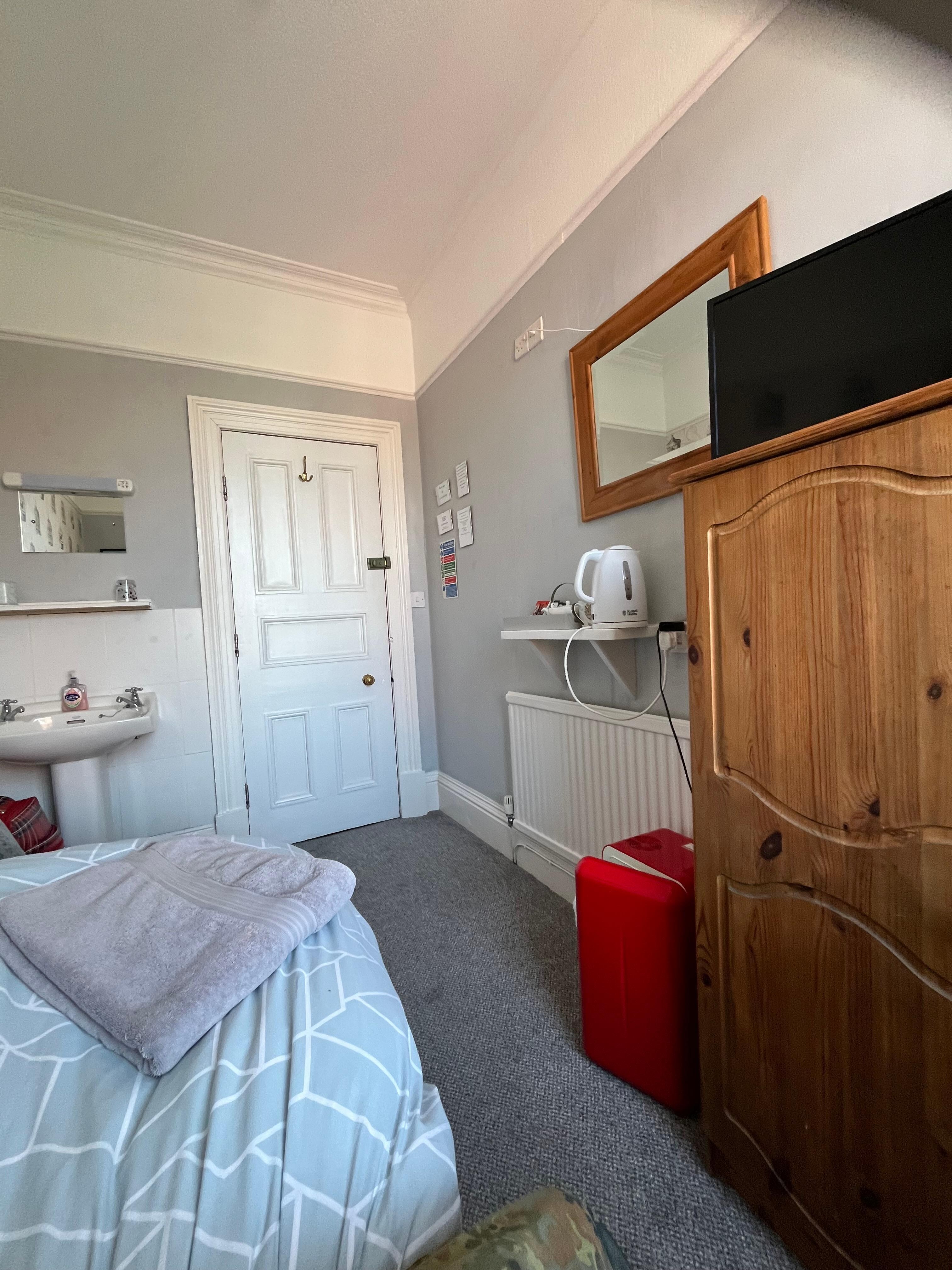 Room 4 
