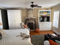 My cat also loved the stay in this lovely carriage house.