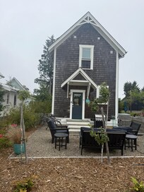 Perfect parking spot right by the back and side courtyard’s.