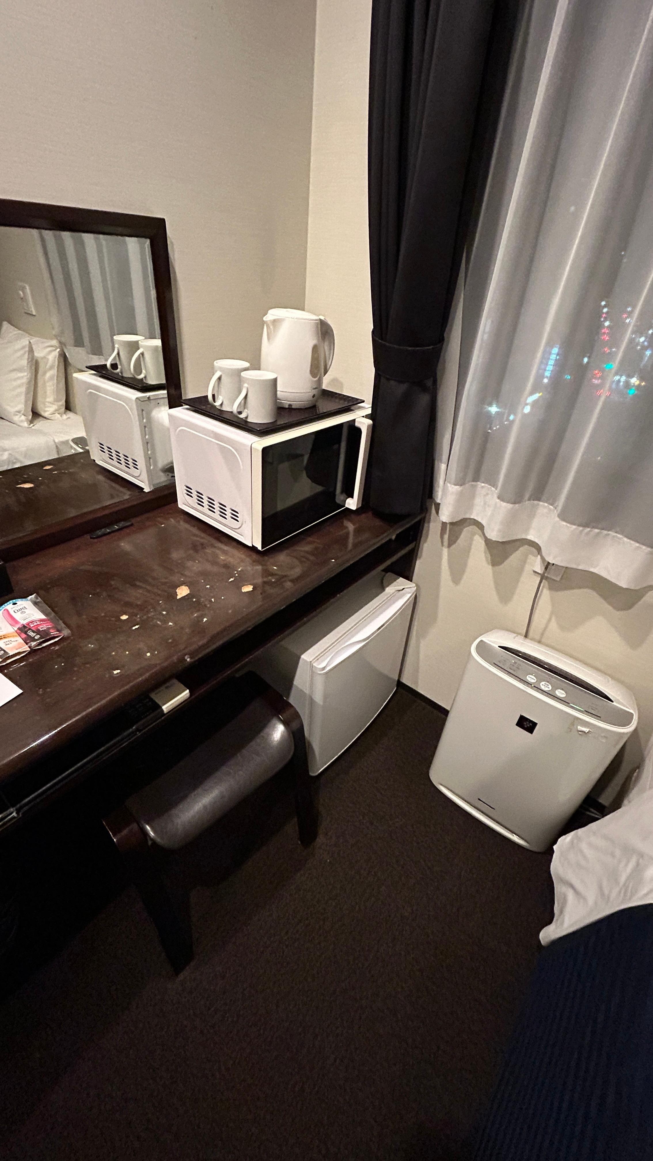 空気清浄加湿器、電子レンジ、電気ポット、冷蔵庫、ヘアドライヤーあり