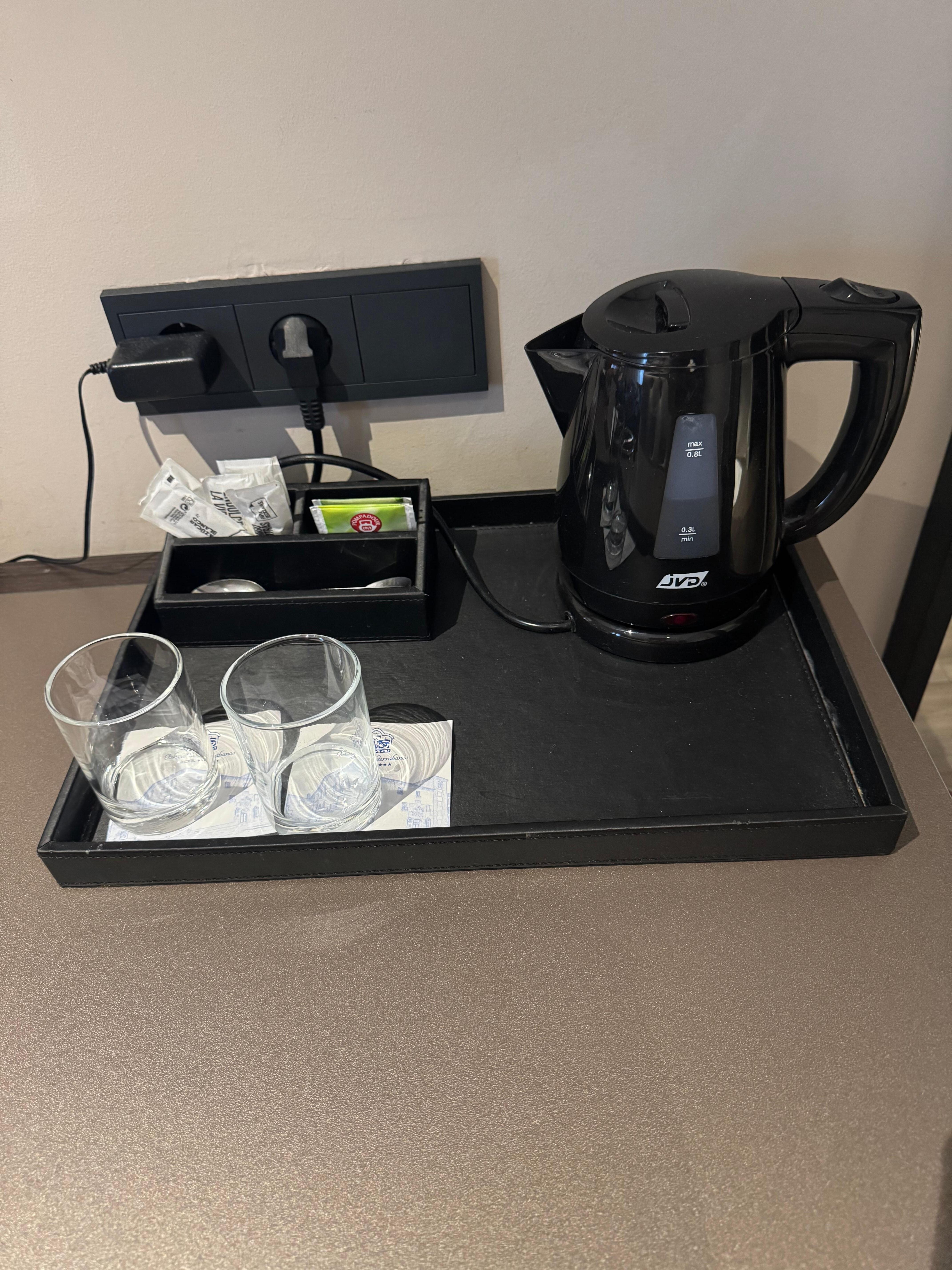 incomplete drinks tray
