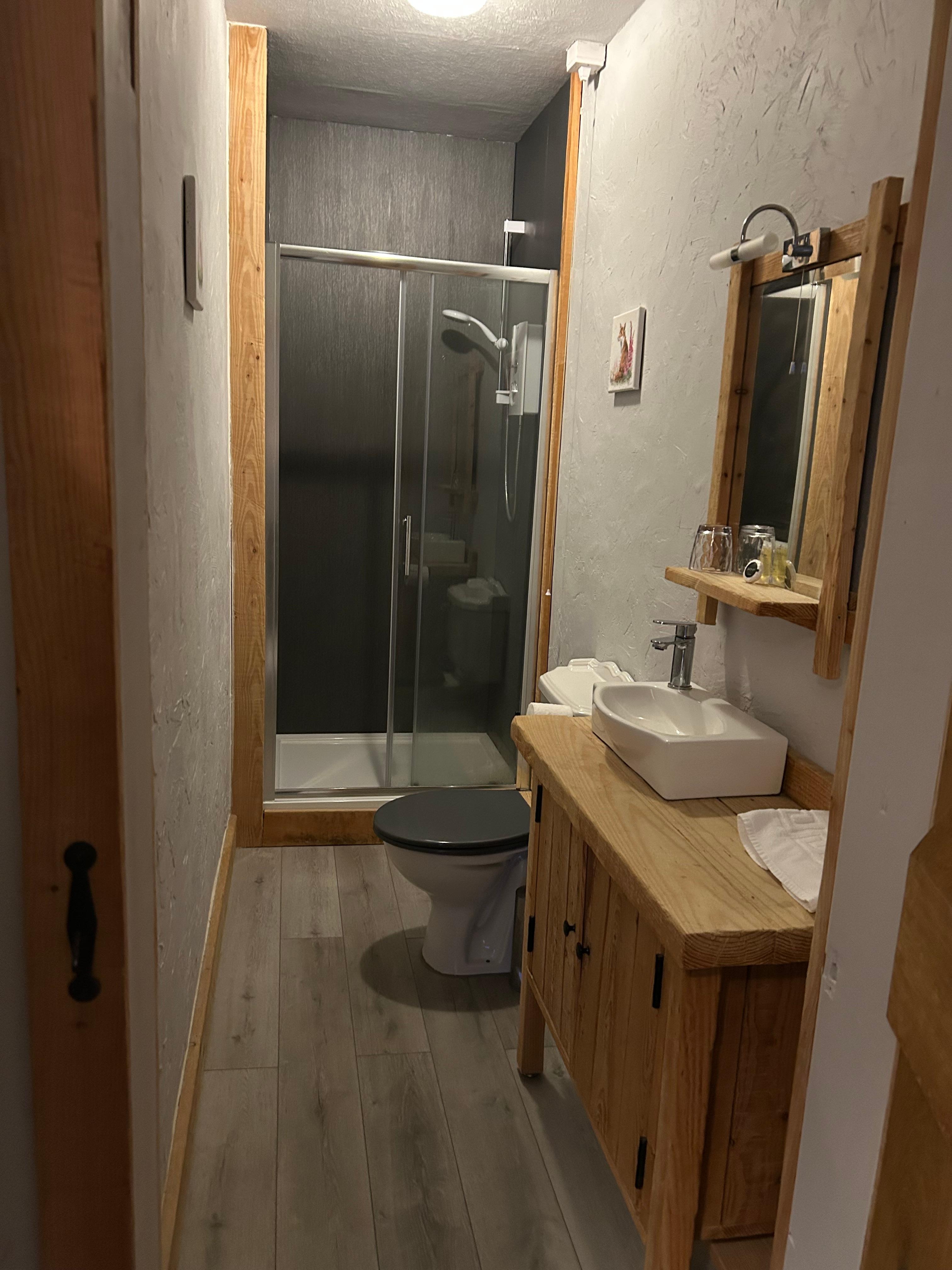 En-suite bathroom