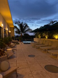 Terrasse mit Pool