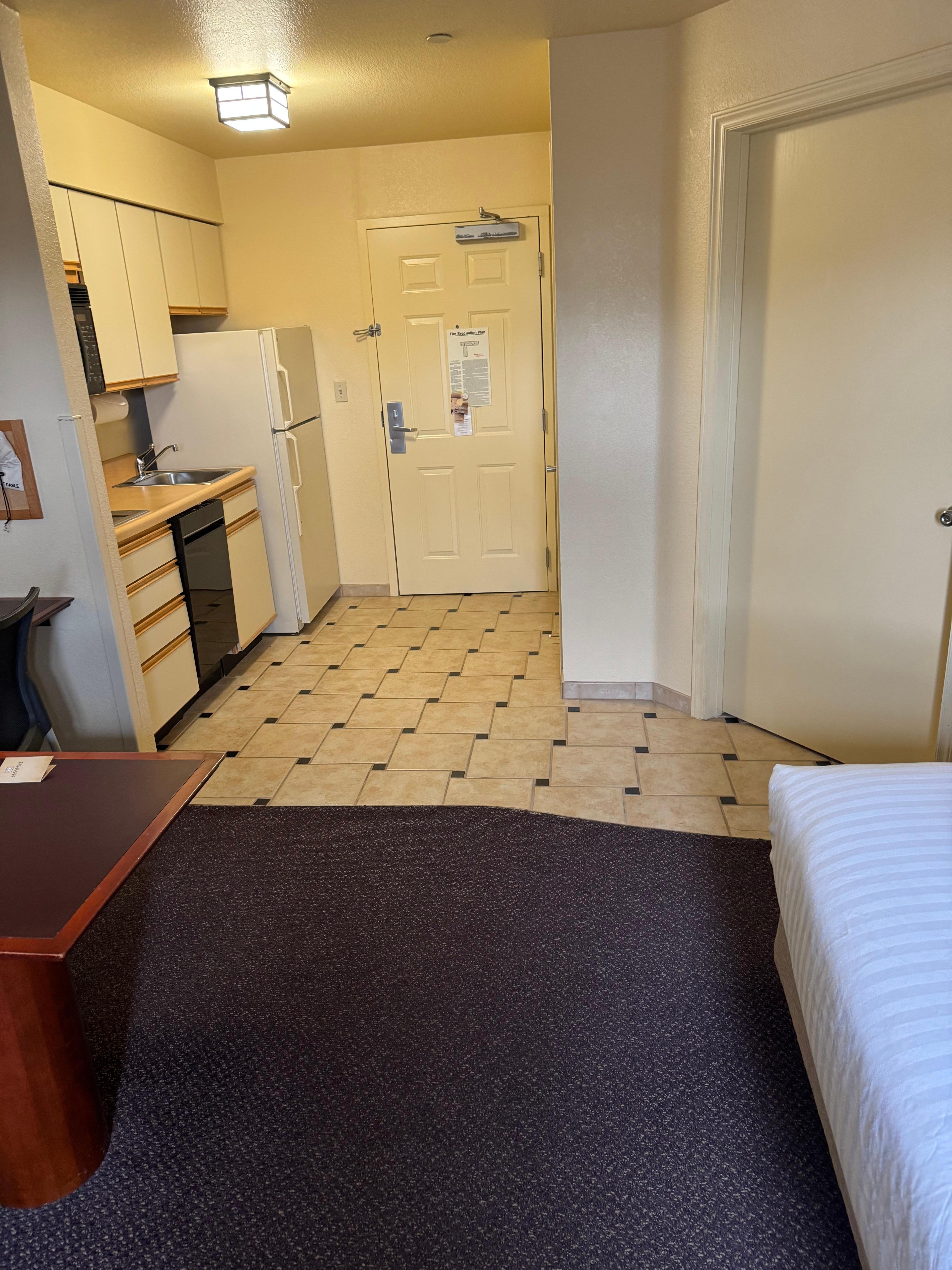 Full kitchen is great to have