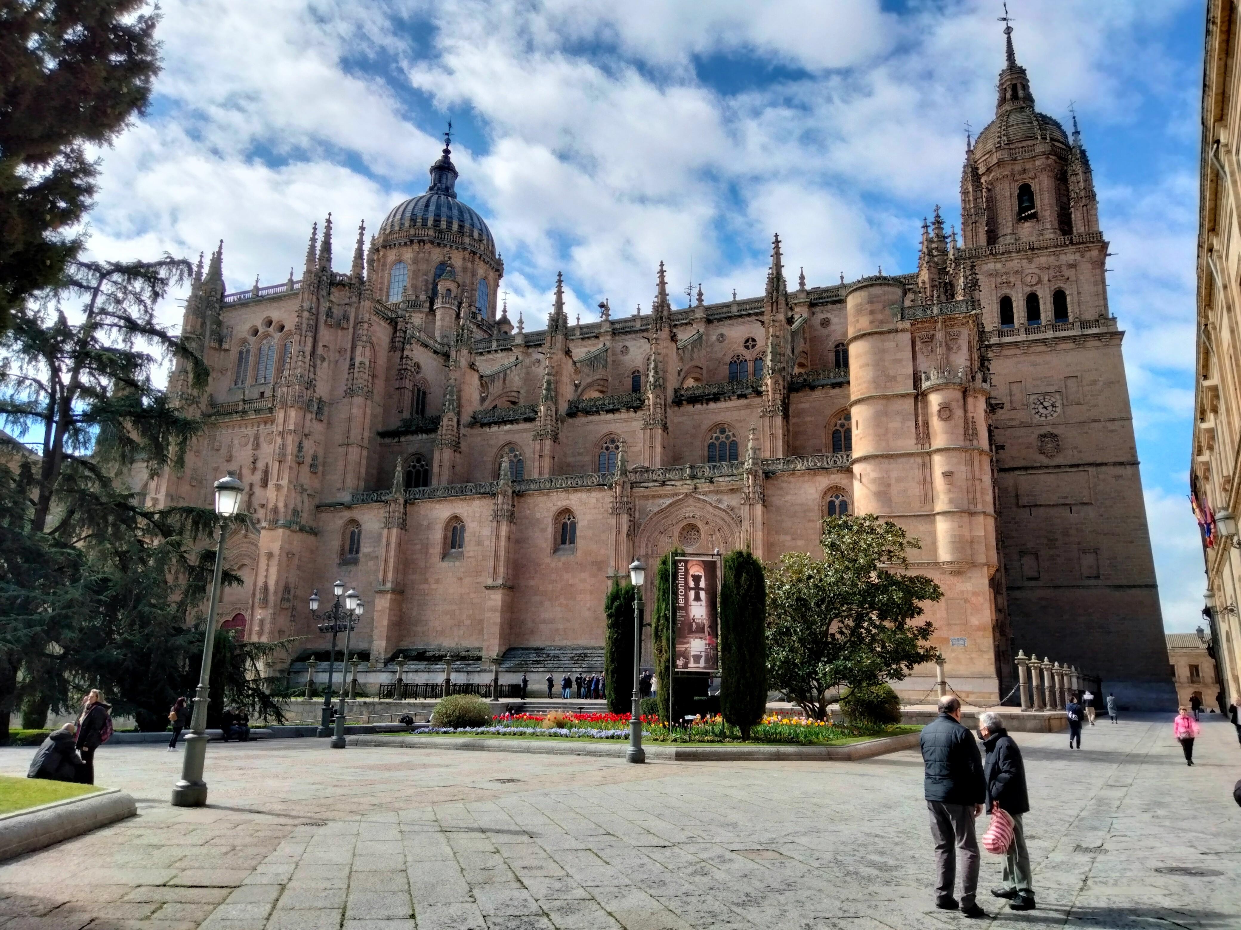 Esterno cattedrale 