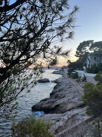 Belle balade au bord de mer Ă Cap dâAil :)
