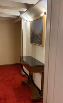 Espace entre lâimmense chambre et la salon