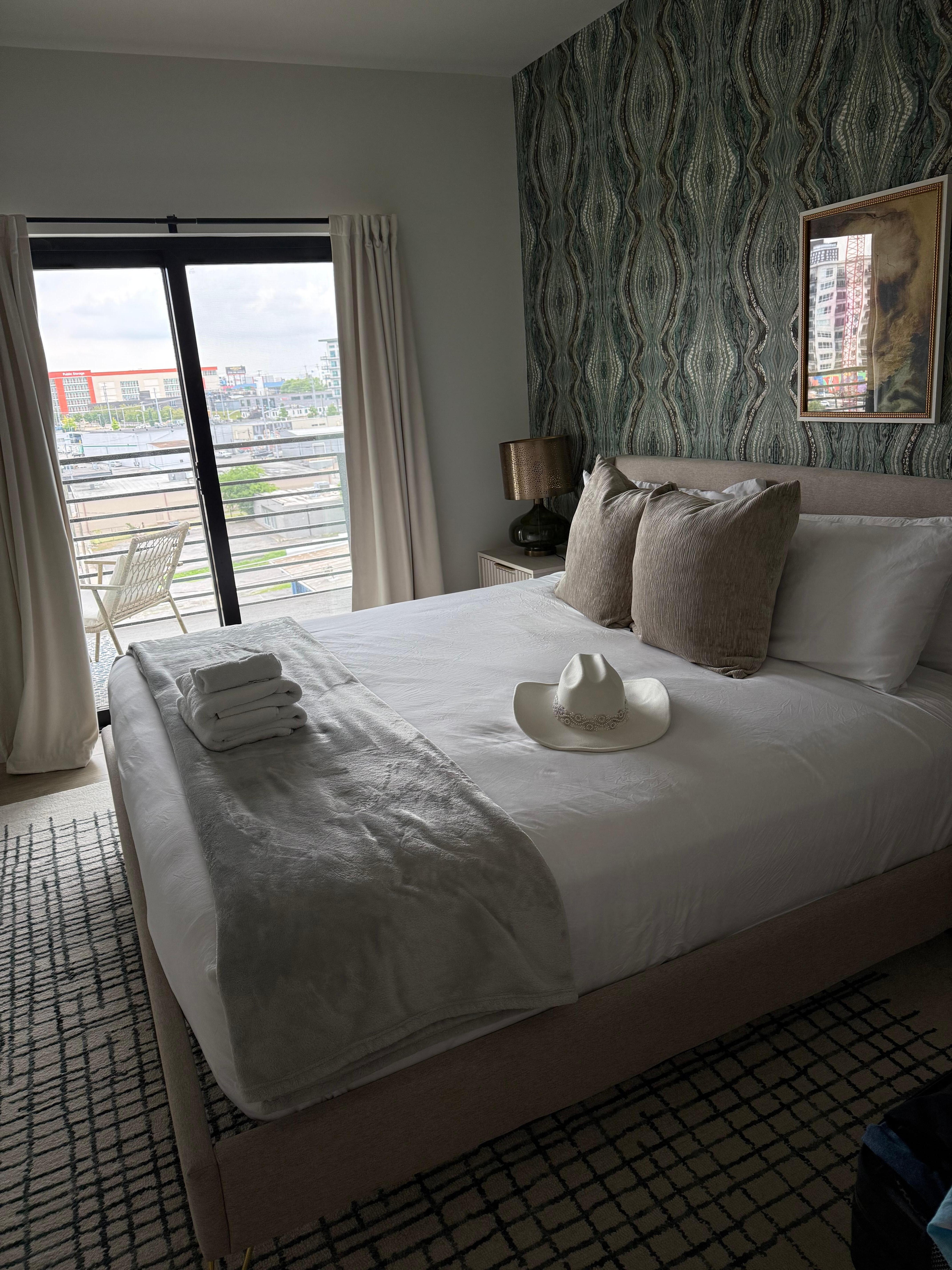 Great room clean and nice and new just bad bad view