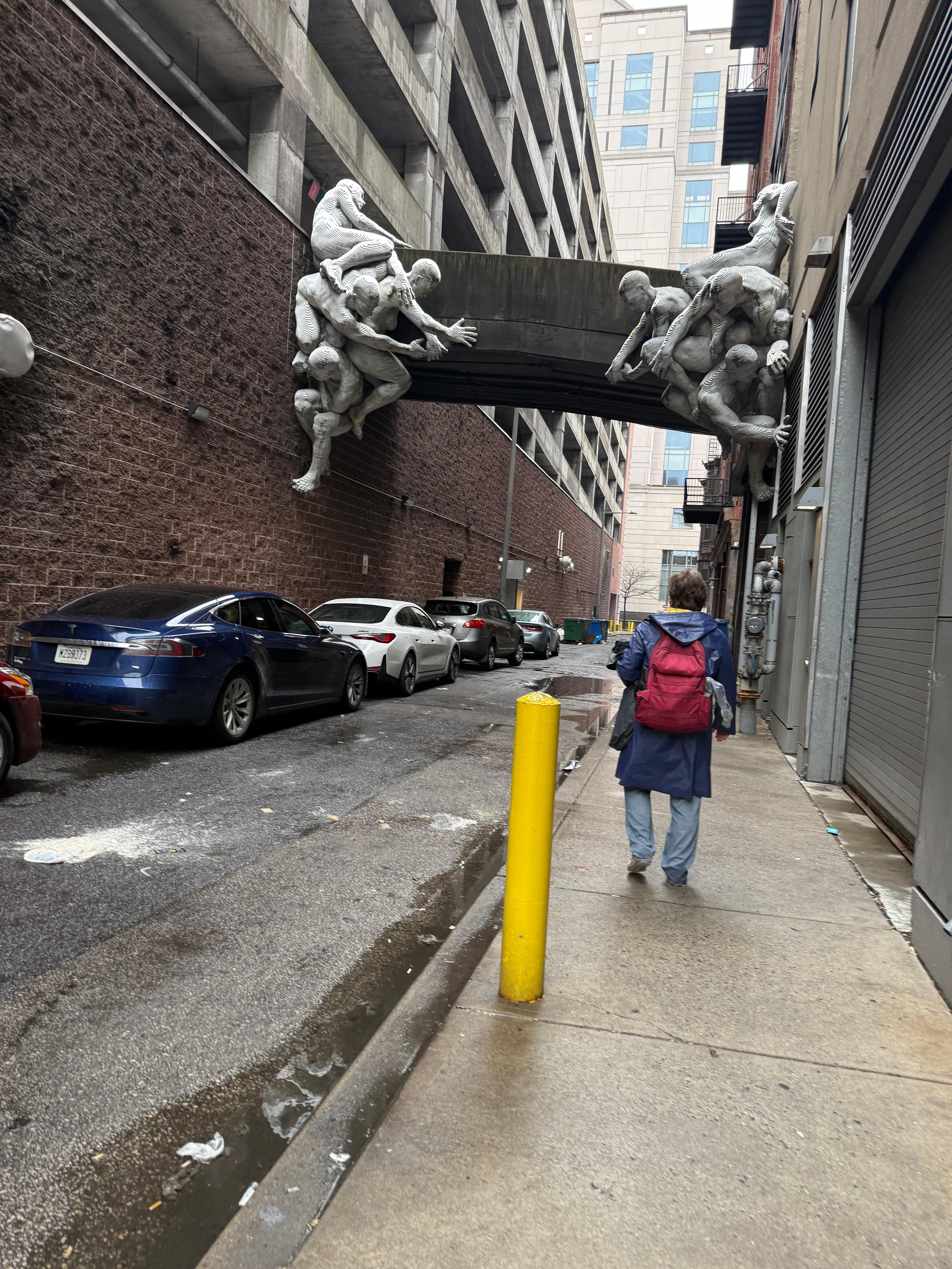 Picture of the alleyway leading to the entrance - between a parking garage & a sushi restaurant (which was excellent by the way!)