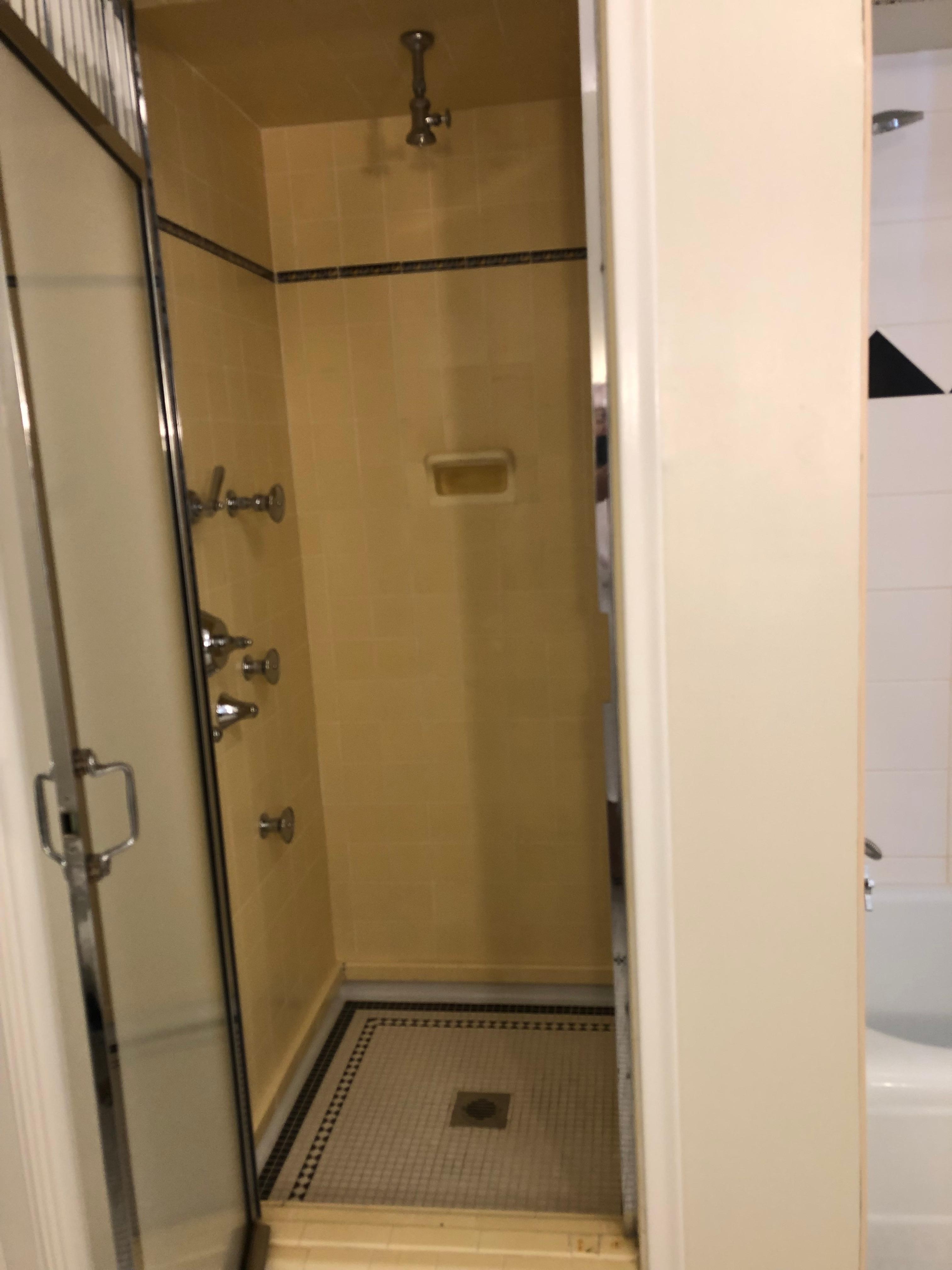 Cold water shower stall