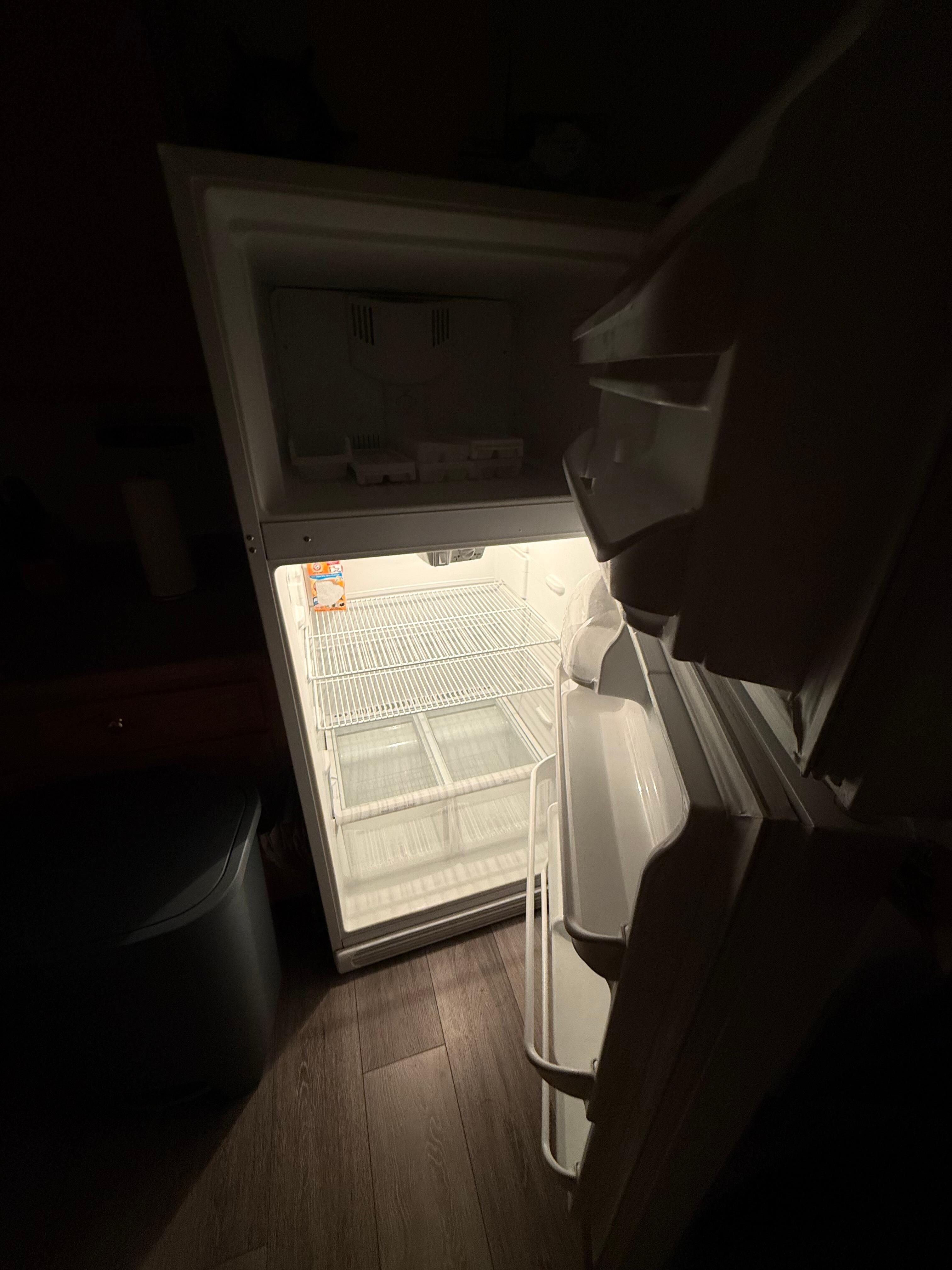 Refrigerator 