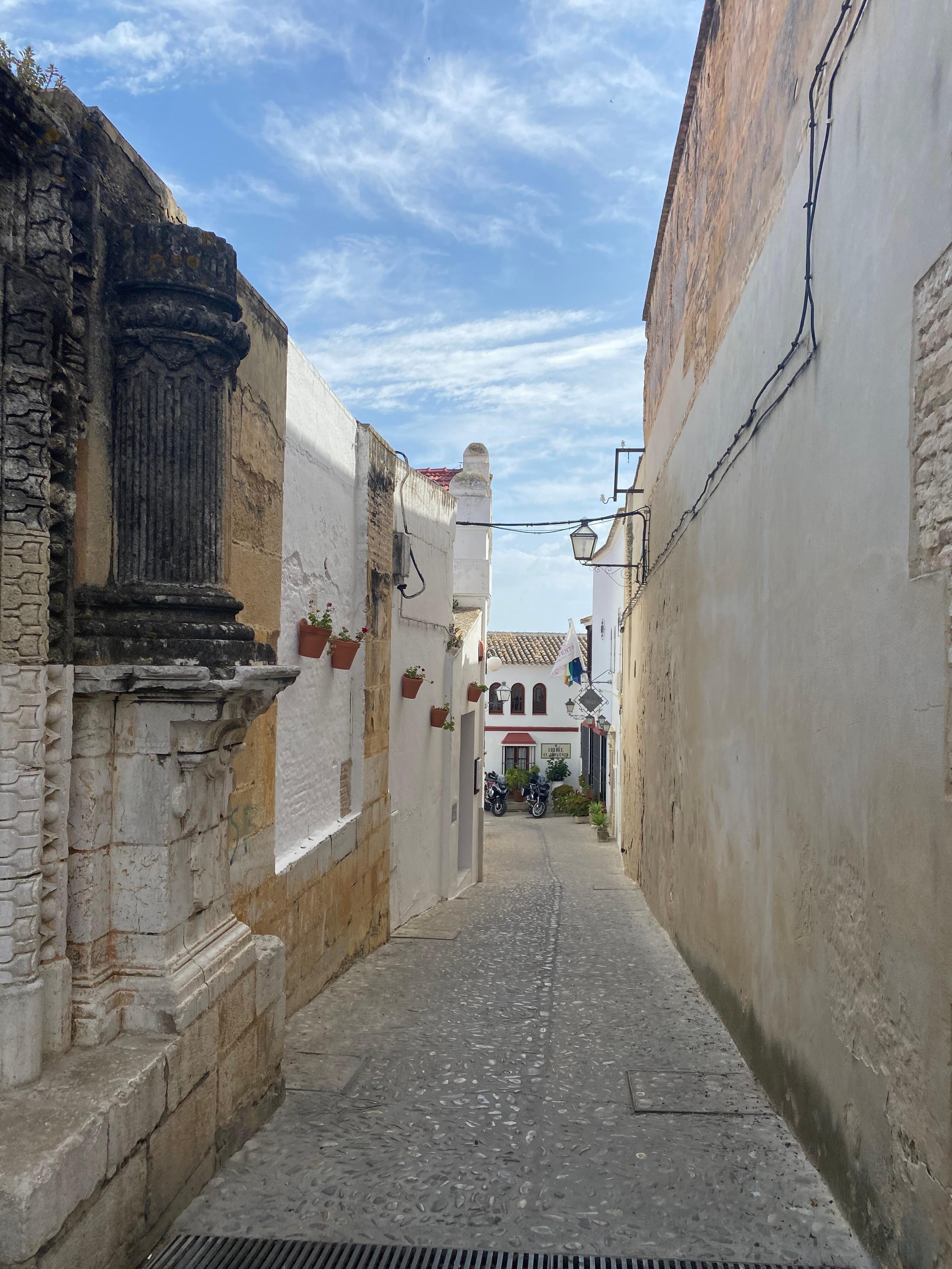 Callejón que da al hotel