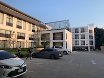 Hotel mit Genügend Parkplätze