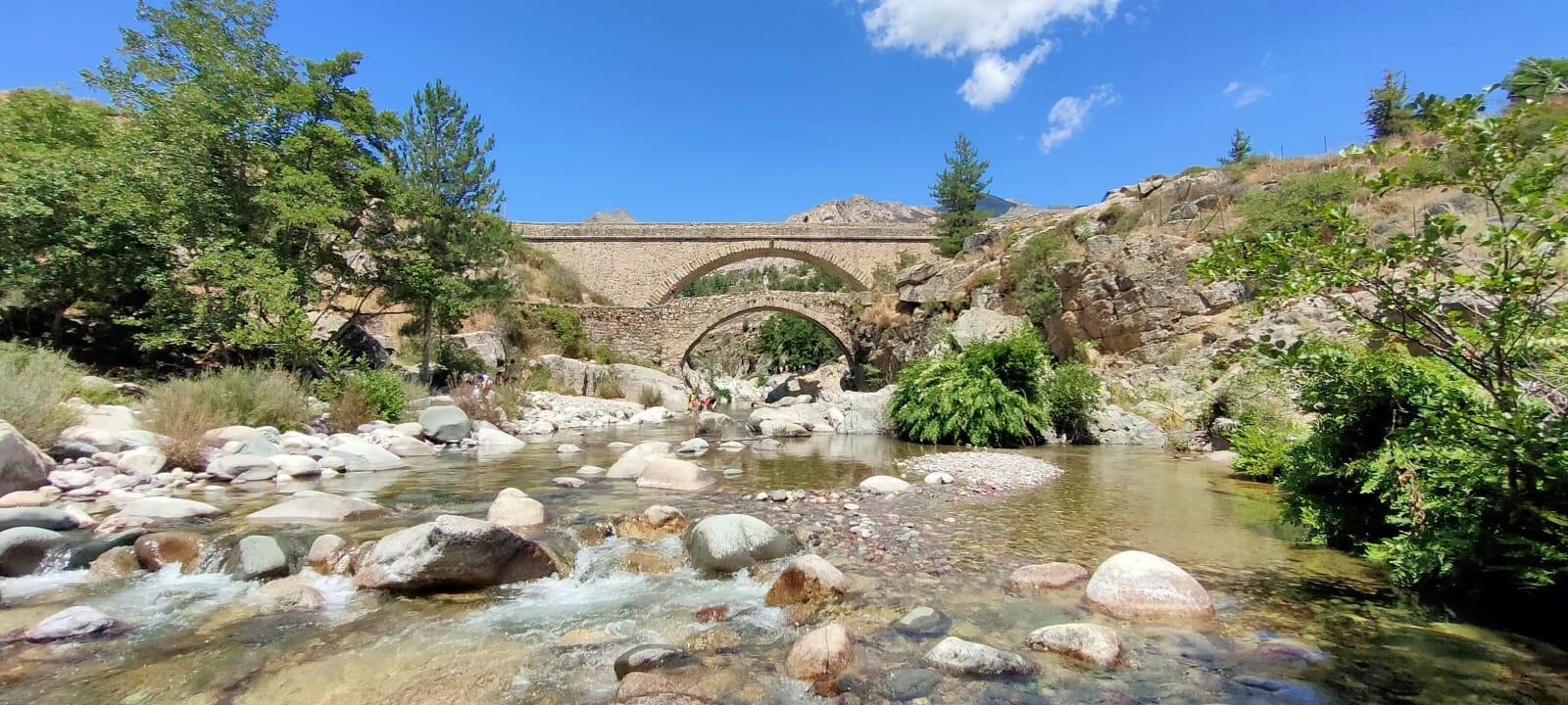Piscines naturelles au pont génois de Albertacce 