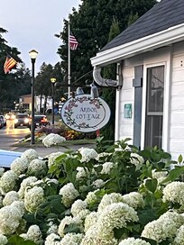 Such a sweet cottage