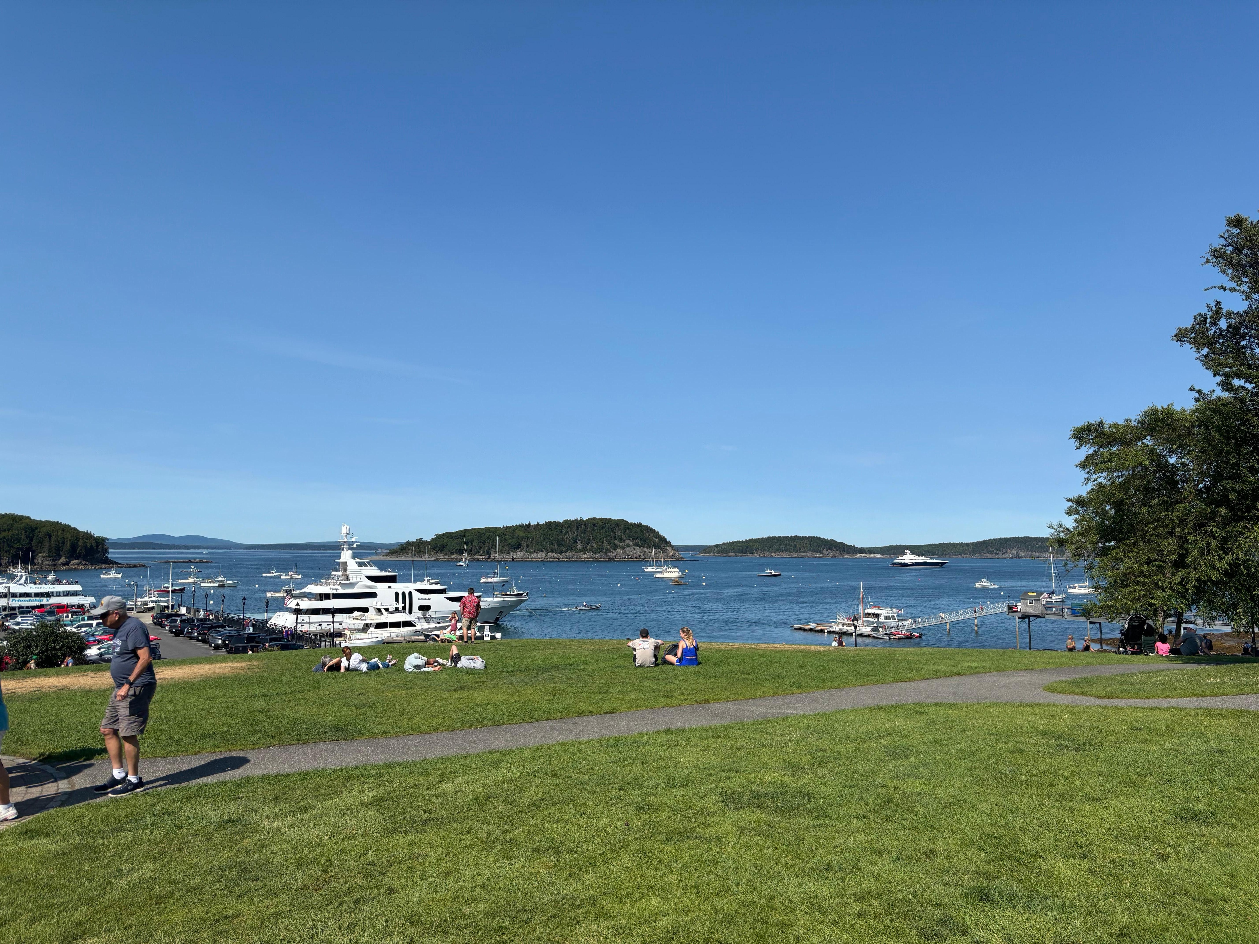 Easy walk to the water! 