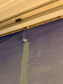 Abblätternde Tapeten