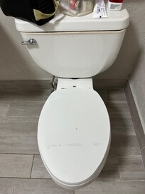 Dirty top. Mismatched tank cover