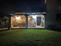 We sat here for coffee every morning. It was comfortable, quiet , and beautiful