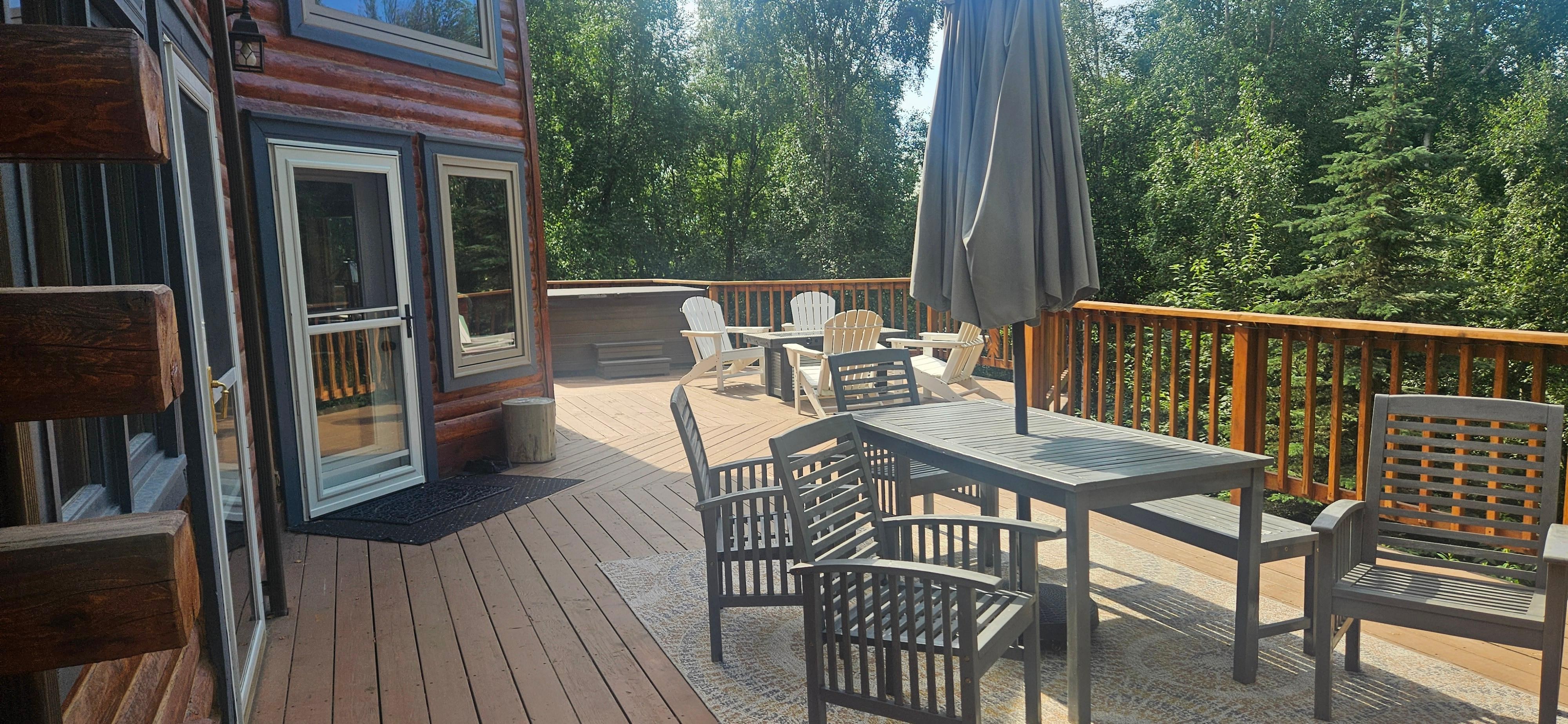 Great place for dinner, breakfast, happy hour, and hot tub!