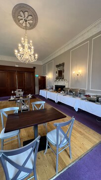 Salle du petit déjeuner