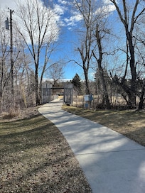 Adjacent path/bridge to the park
