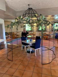 Im Frühstücksraum.
