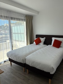 Twin bedroom