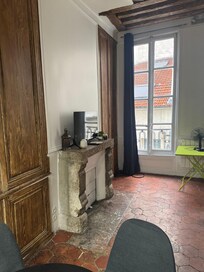 Dead plants, dirty walls, didn’t look like listing