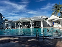Shores pool