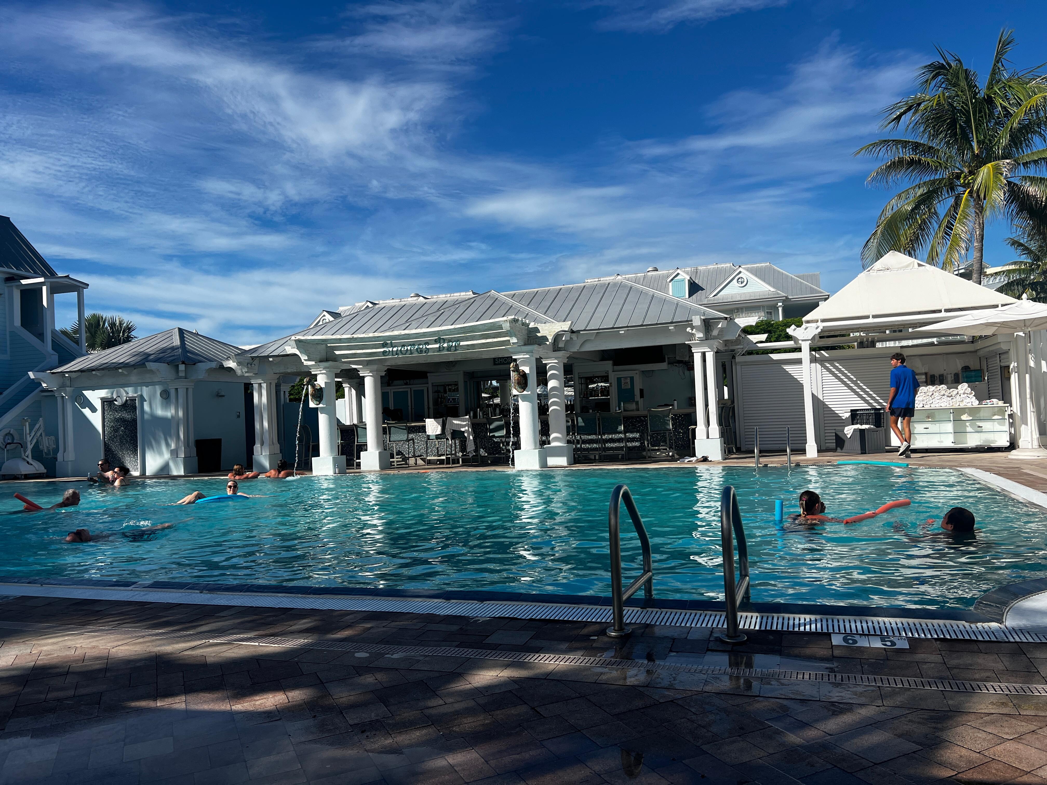 Shores pool