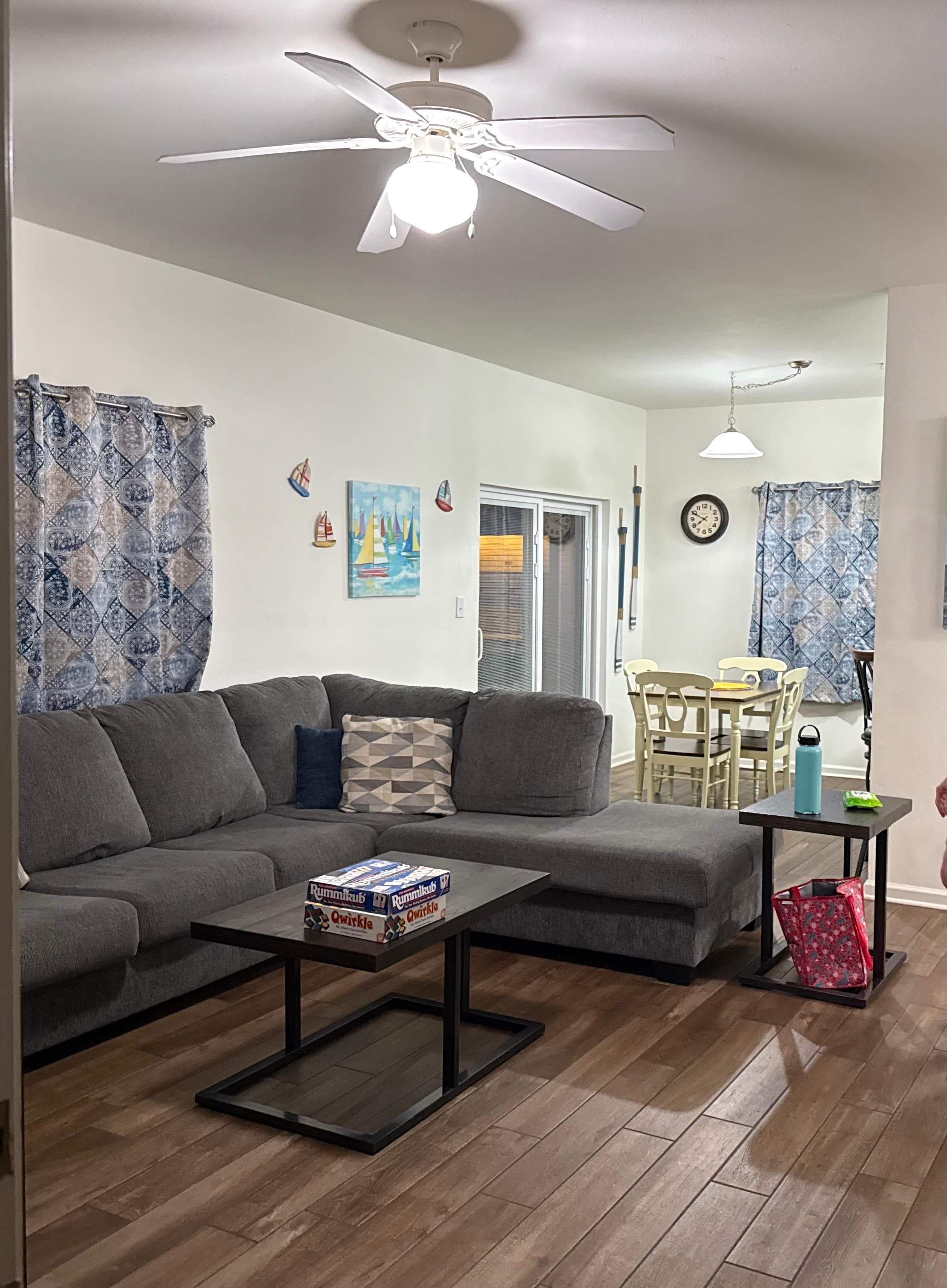 Open concept family room/dining room