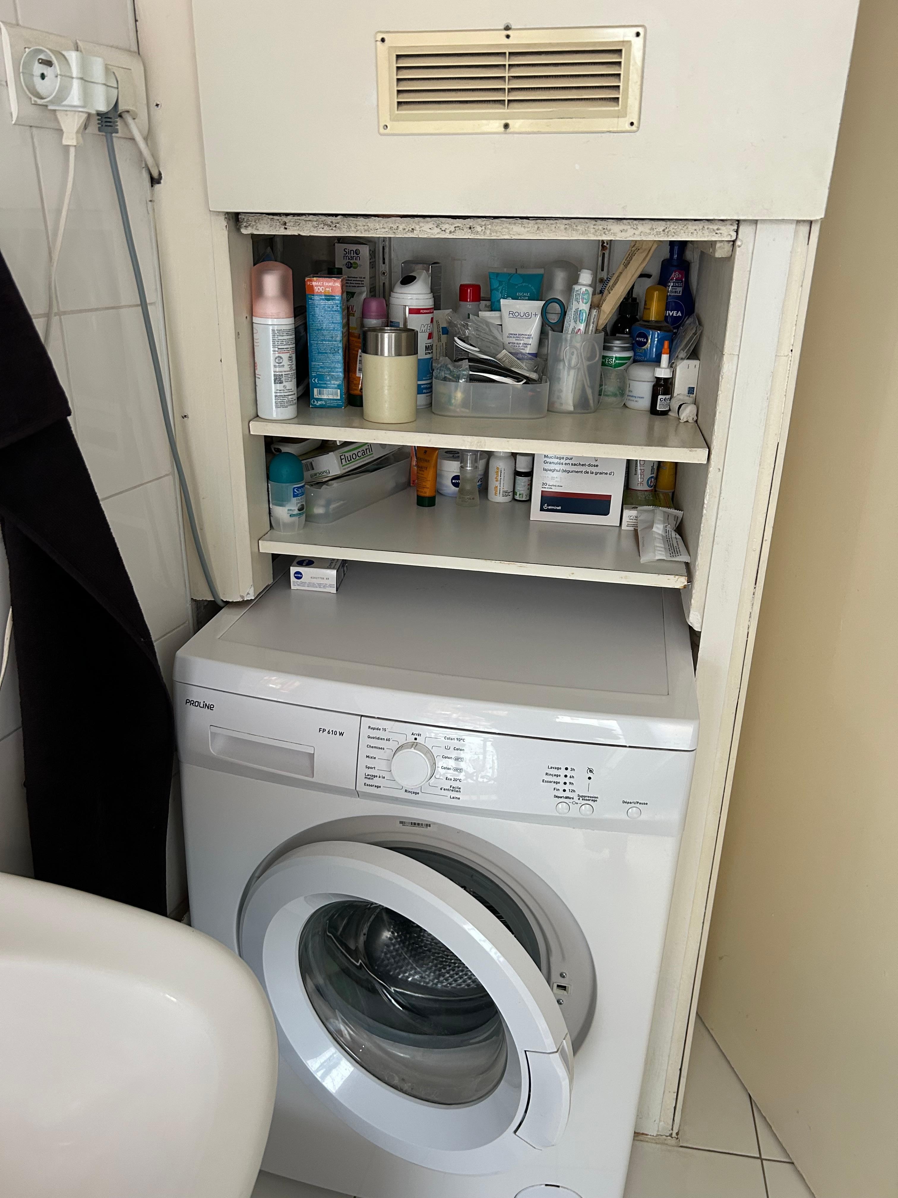 Bathroom upon arrival