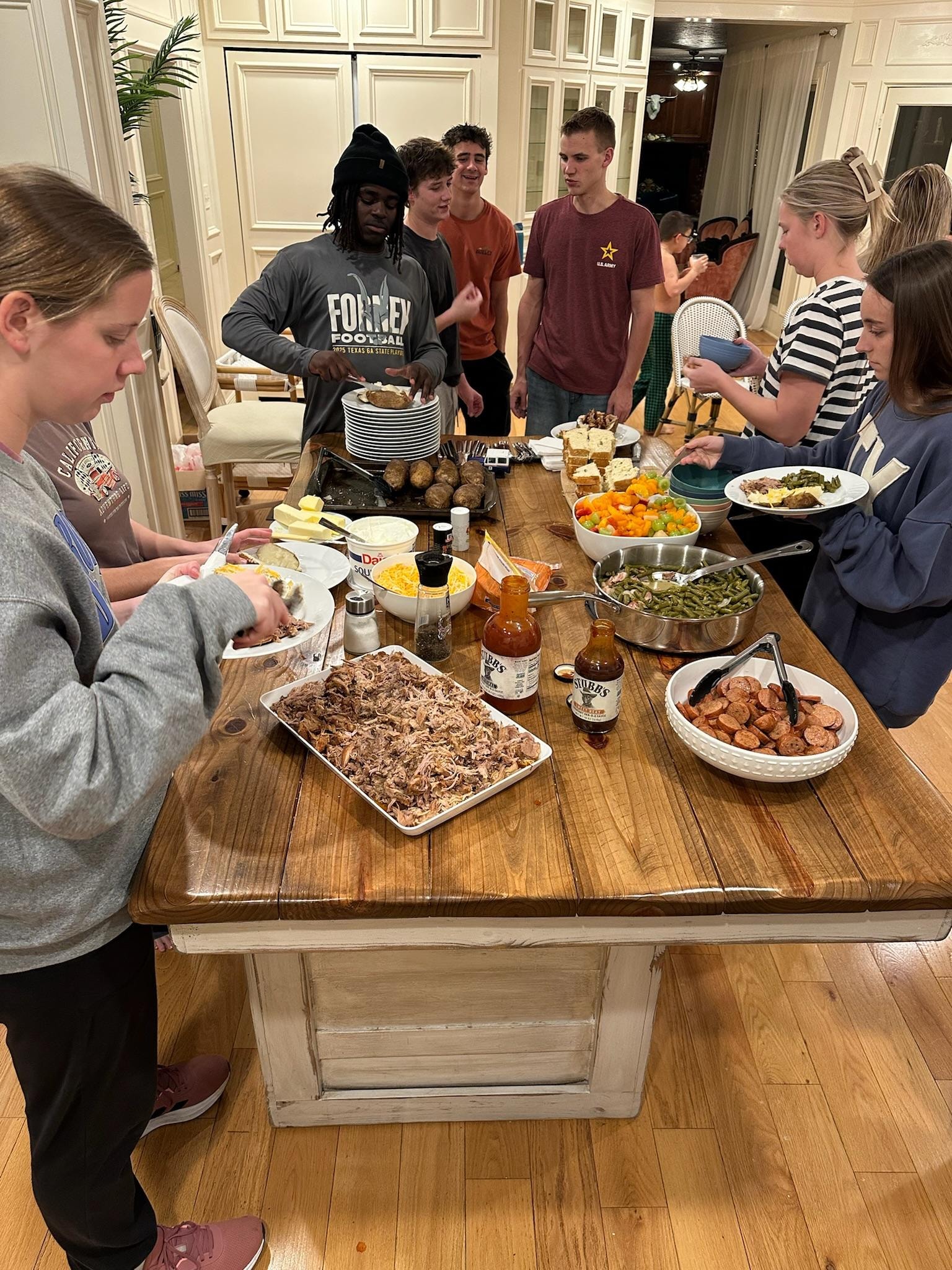 Great island with plenty of room for serving meals.