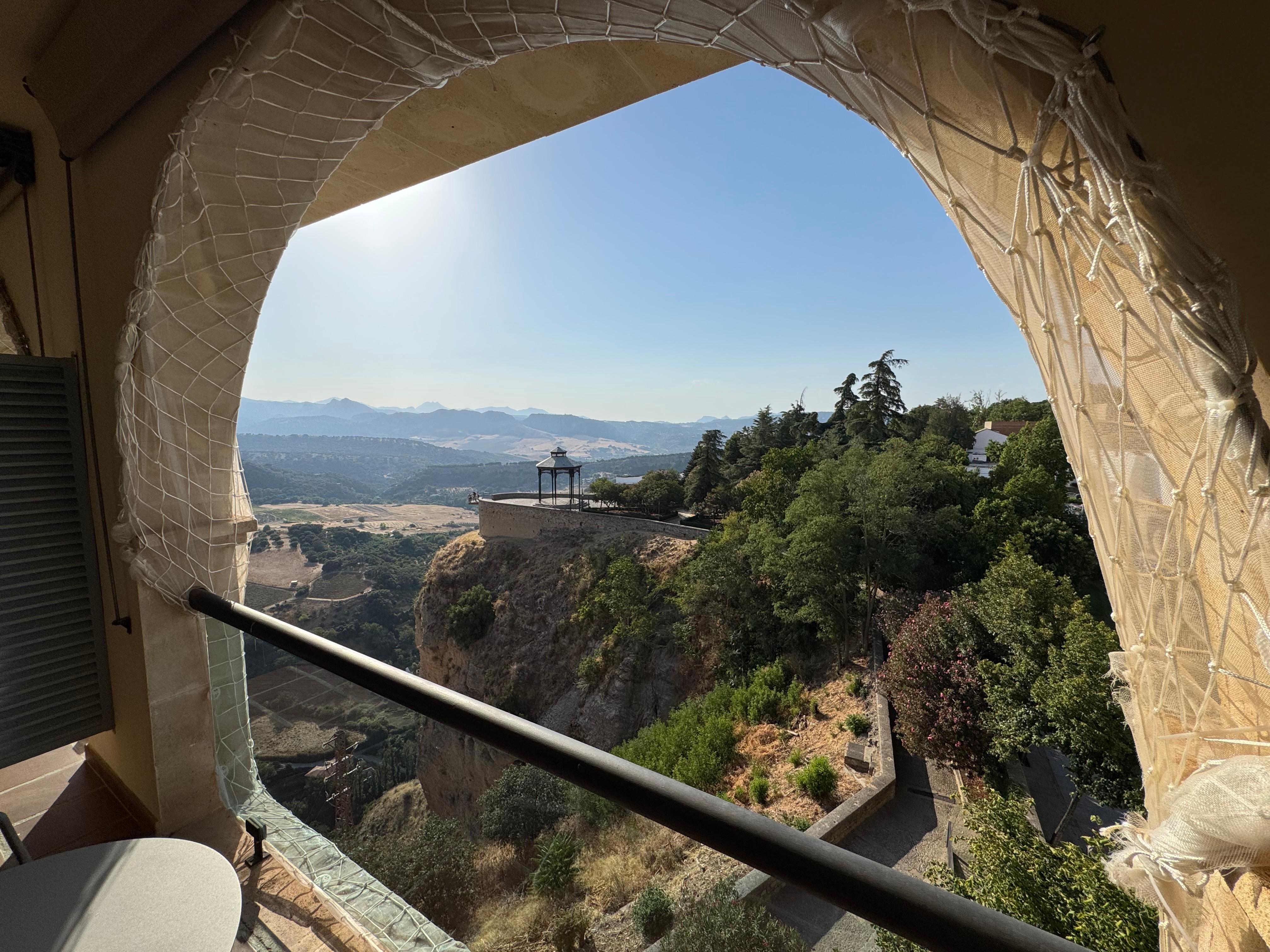 Jolie vue de la terrasse  de la chambre 