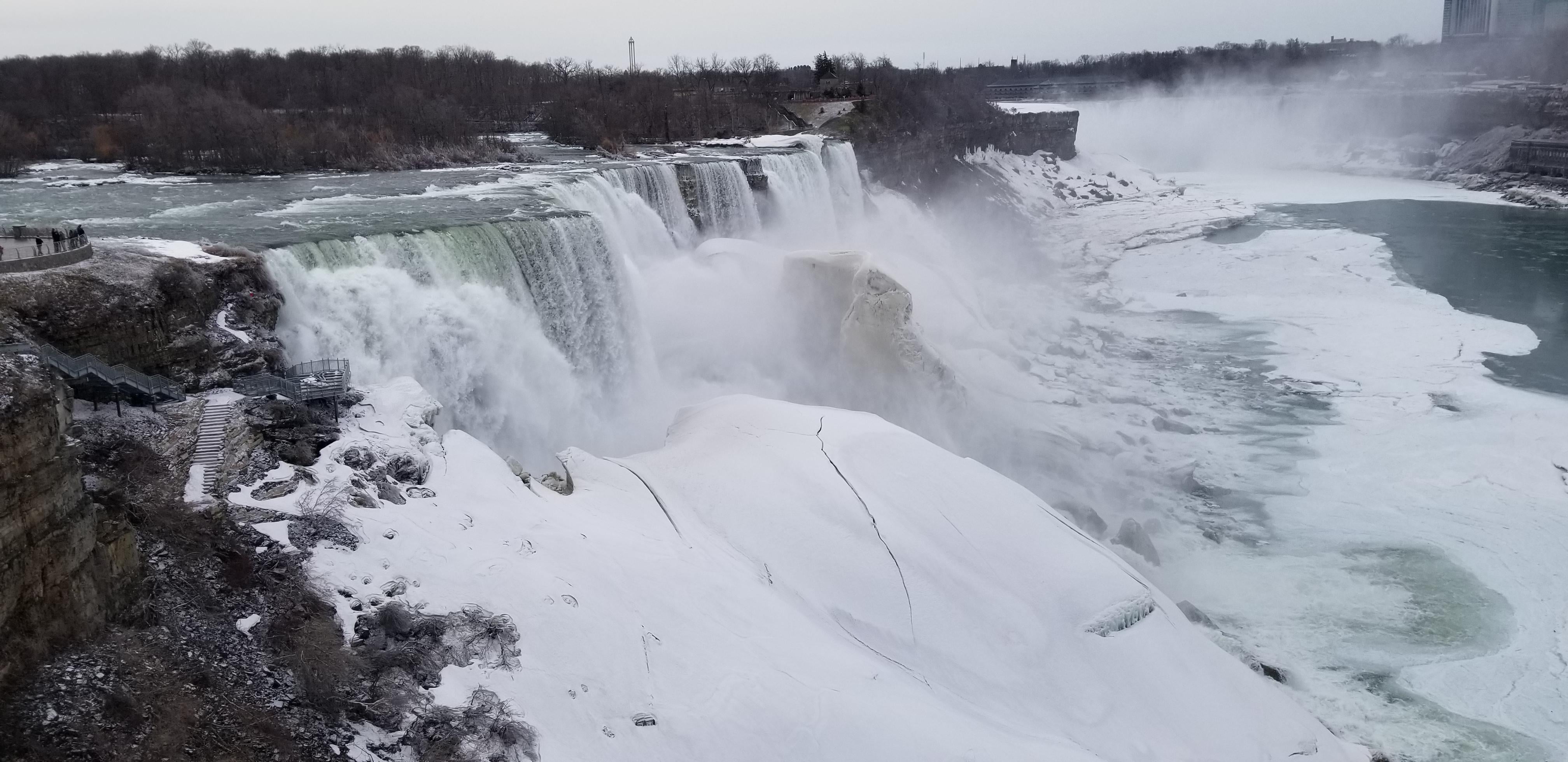 The Falls in March - No Crowds!