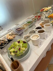 朝食にサラダがあるのは有り難い