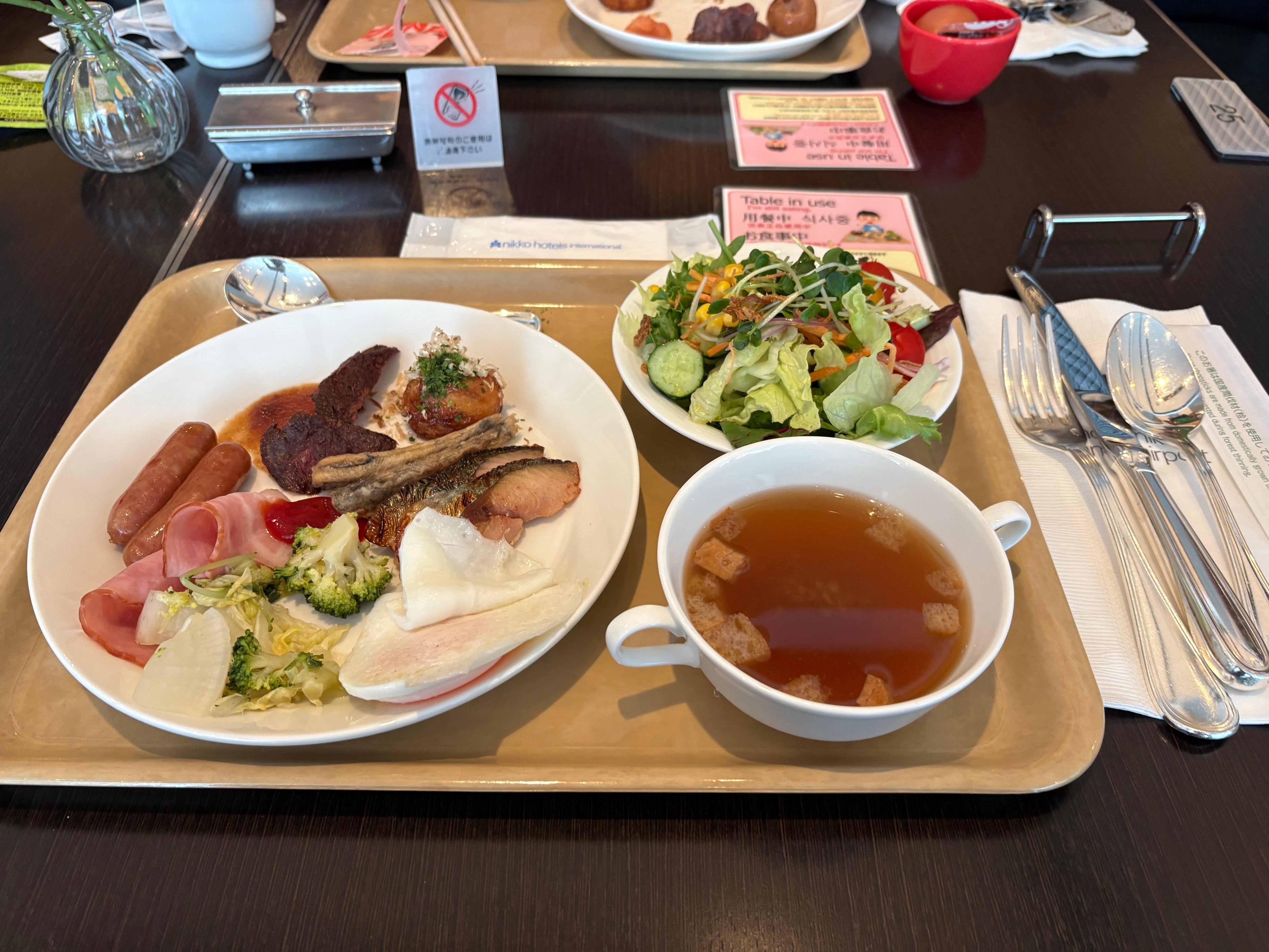 Breakfast 