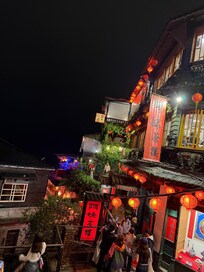 九份へのツアーバス乗り場も、ホテルからすぐでした。