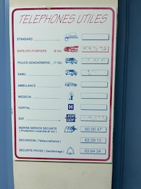 Pas de numéro où joindre qui que ce soit à part le pompiers