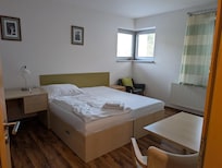 清潔でお部屋は広いです。