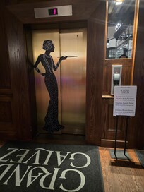 Posted dress code in and out of the hotel; however, it seemed reasonably enforced so caused no issue with moving between beach, pool, and going in and out of the hotel. It seems mostly to discourage beach wear going into the restaurant and lounge.