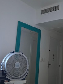 NICE, Air conditioning that never worked, and instead of them offering me a solution, i had to aske them for a fan, that did not work properly.
!  room 2306, stay away!!!!!!!!