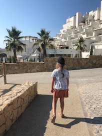 Turen ned til polen og baren hvor man kan hente frisk brød