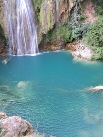 Sillans la cascade, cascade de 42 m de haut