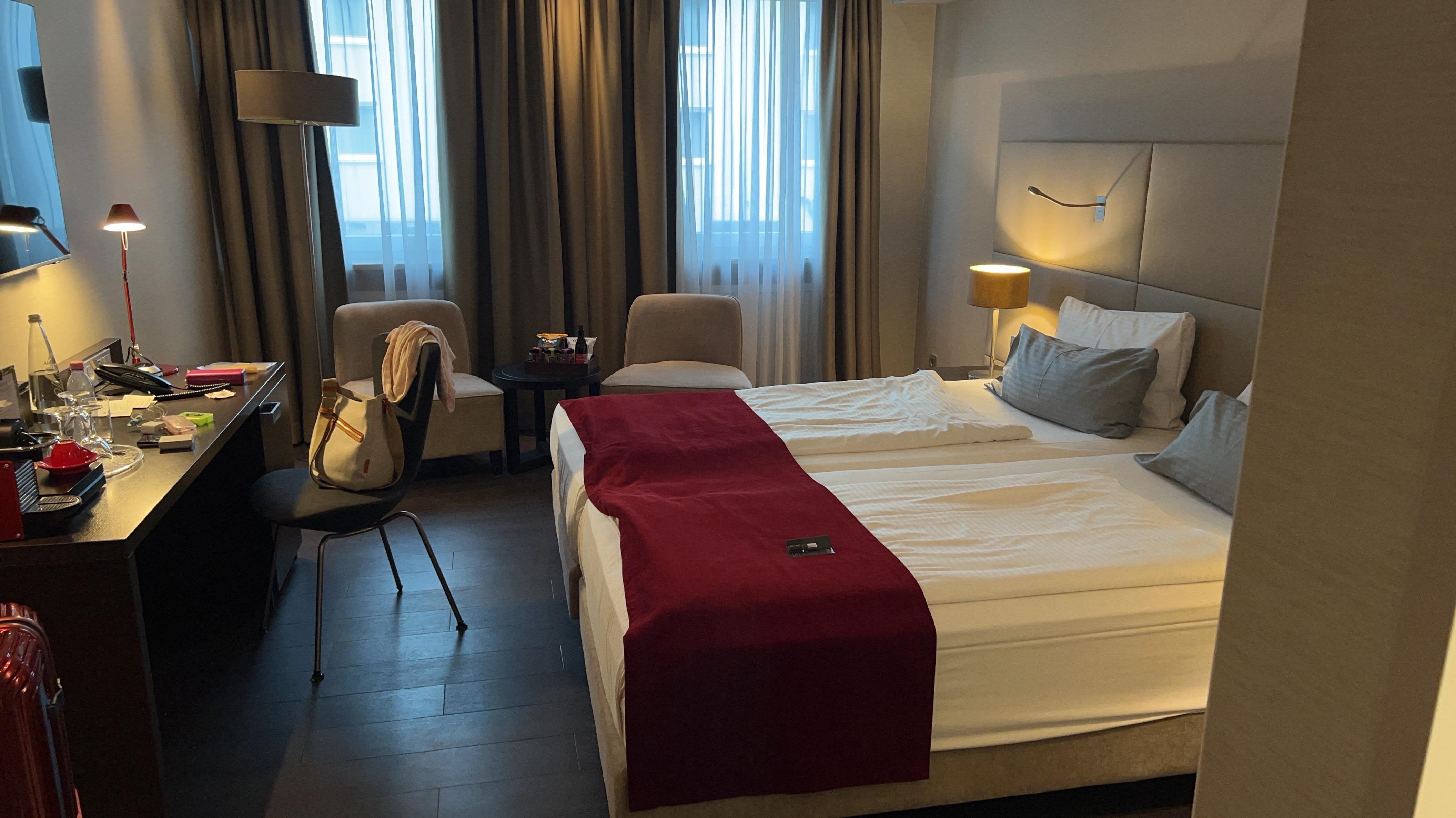 房間古典現代並具